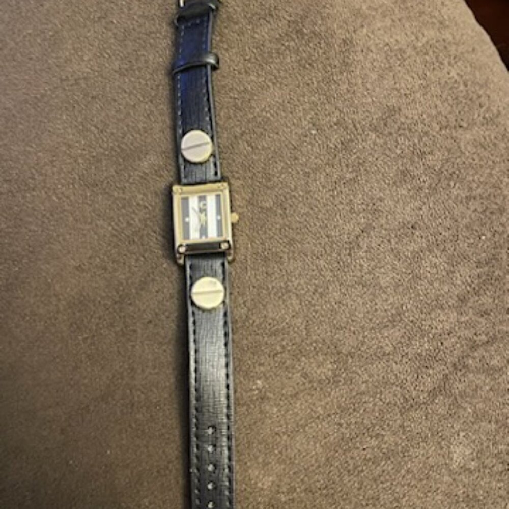 Watch - Picture 2 of 4